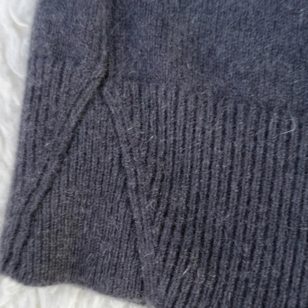 Club‎ Monaco Cashmere turtle neckL